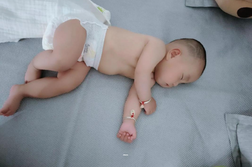 沛县宝宝总是摇头怎么回事
